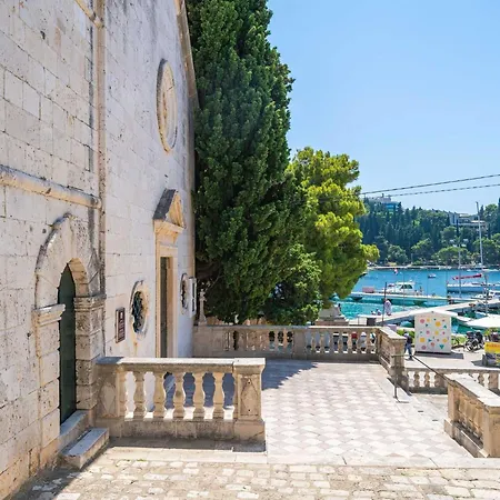 Royale - Premium One Bedroom With Sea View