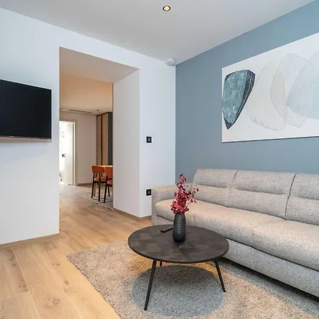 Royale - Premium One Bedroom With Sea View Apartment *