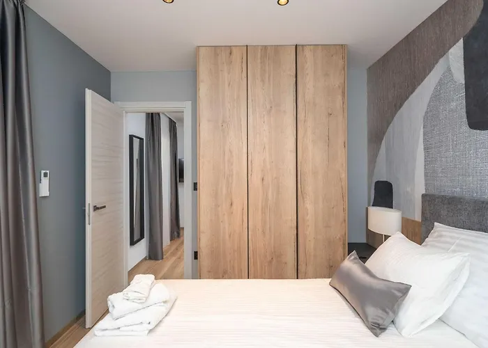 Royale - Premium One Bedroom With Sea View דירה קאבטאט