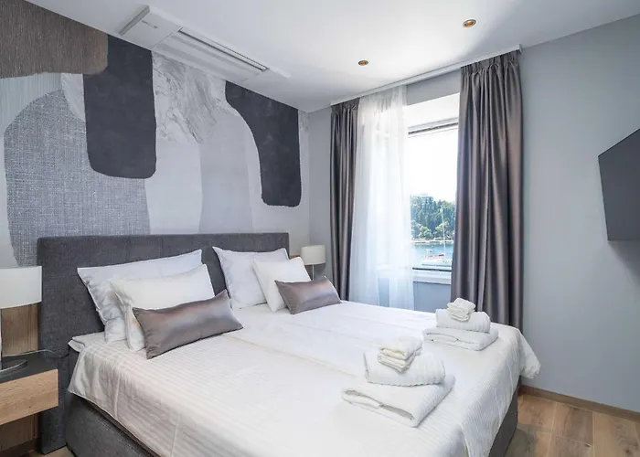 Royale - Premium One Bedroom With Sea View דירה קאבטאט